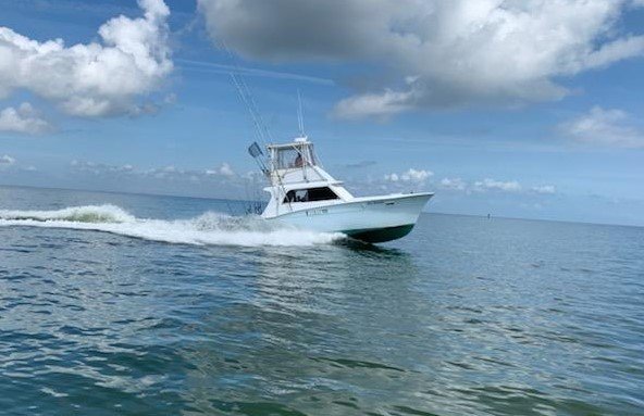 Sea Teaser sport fishing vessel under way